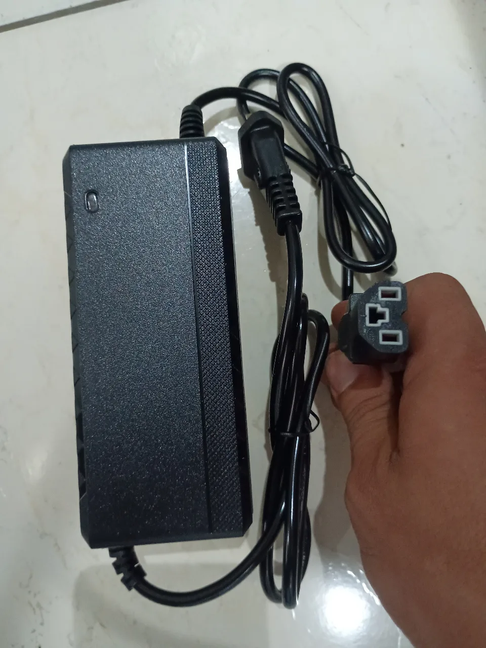 CARGADOR 24V 2.8AH TIPO BATERIA GENERICO