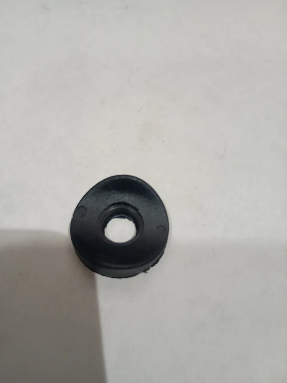 ARANDELA CONCAVA PLASTICA PARA ESTRUCTURA METALICA DE SILLAS