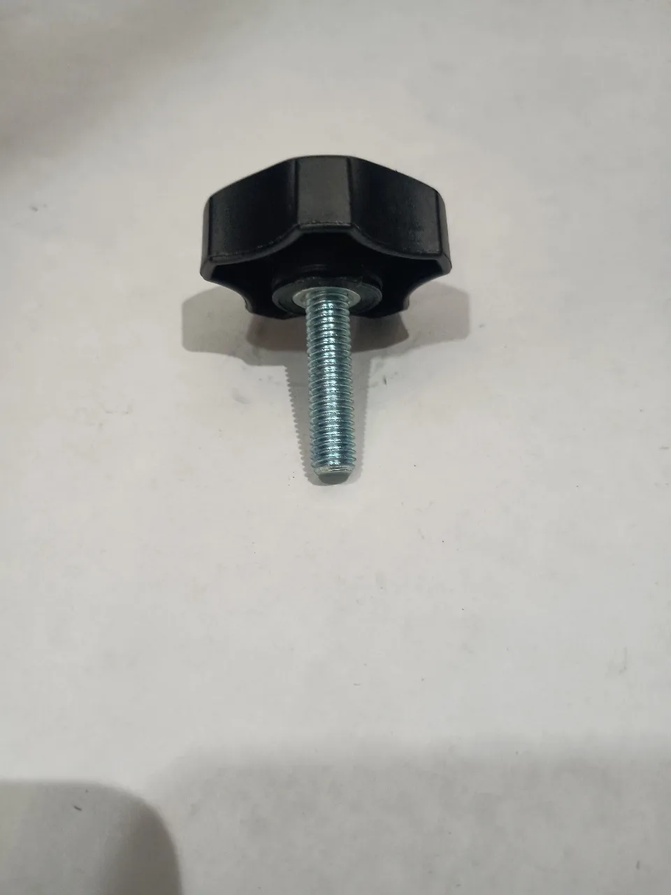 TORNILLO MARIPOSA PARA FIJAR BATERIA MODELO 1033 (ULTRALIVIANA)