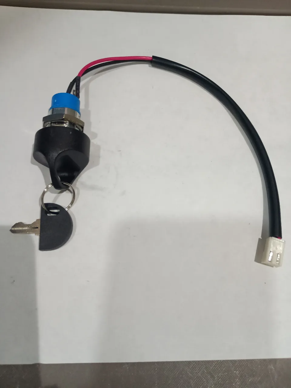 LLAVES (2) CON INTERRUPTOR PARA SCOOTER MILAN
