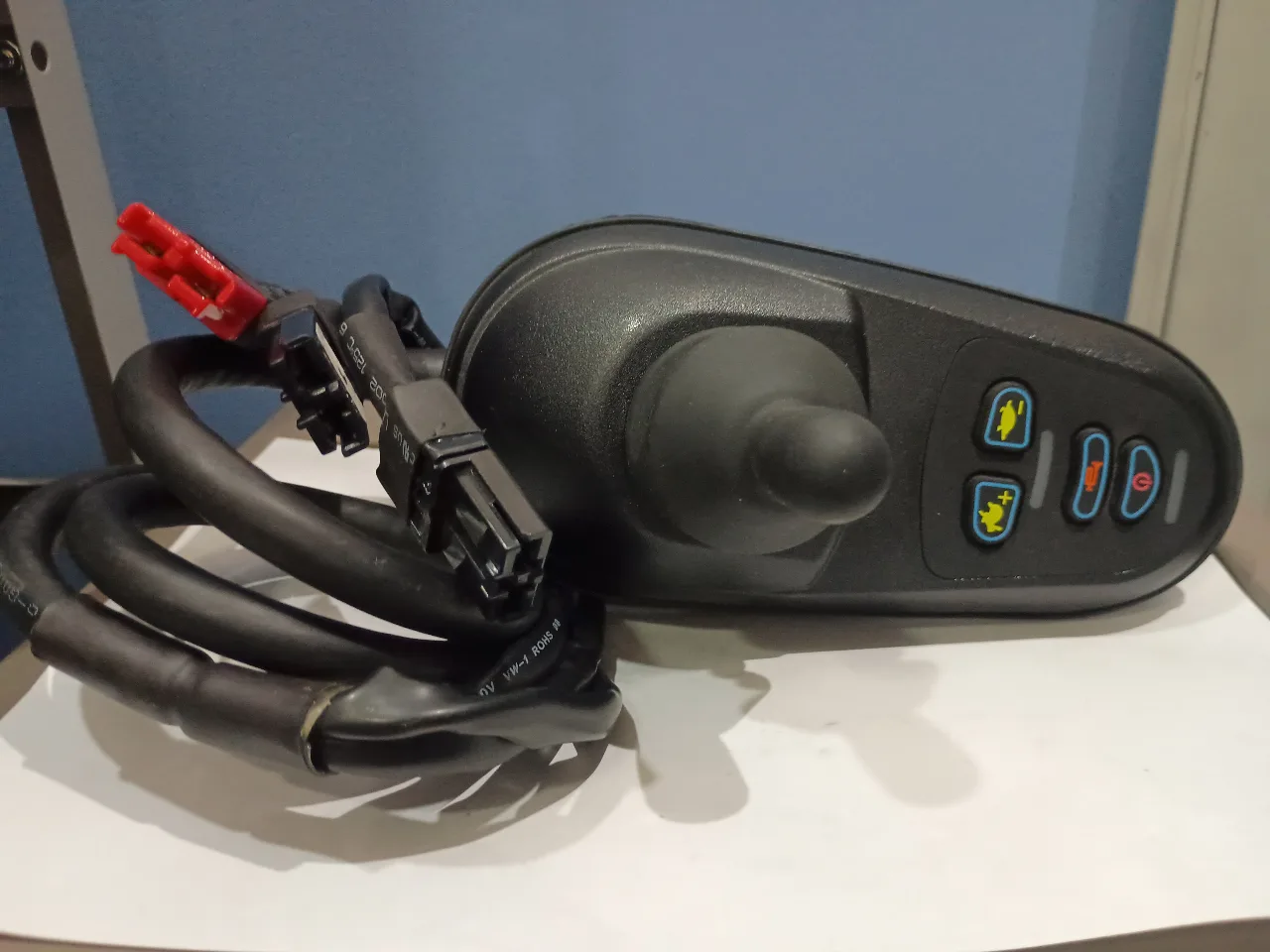 JOYSTICK GENERICO SIN ACTUADORES Y CON CONECTOR DOBLE VIA GPS40AFP; MODELO (X2435B 35A / X2445B-WT01 45AH / 2450B 50AH /  SYD35BL-C001-16091 35AH); PARA YHW001-B GLIDE; YHW001-E ZENIX ANTIGUA