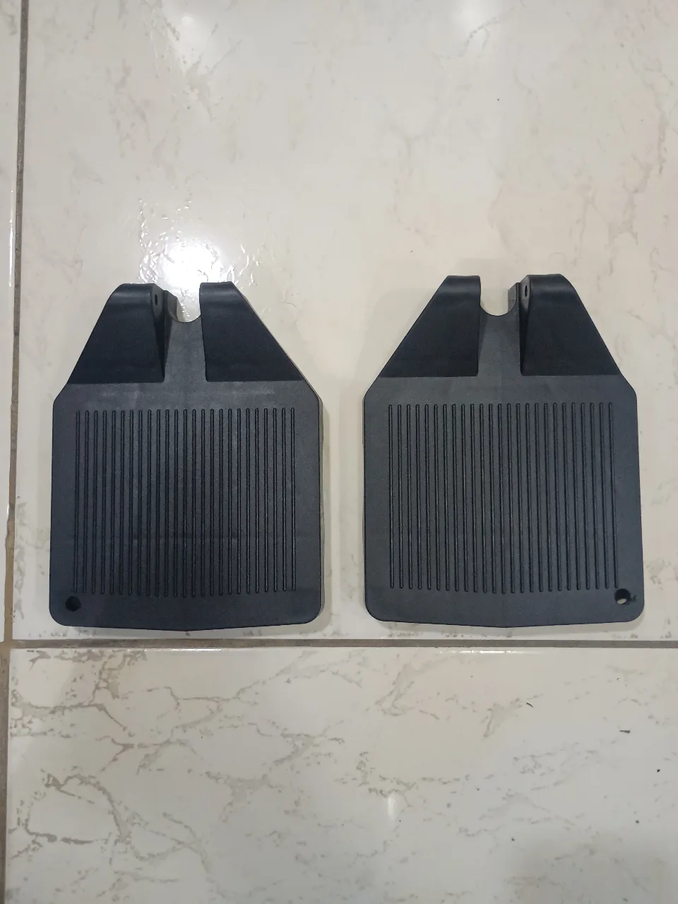 PLATAFORMA PLASTICA PARA DESCANSA PIES (IZQUIERDO Y DERECHO) PARA 1020 (7020)