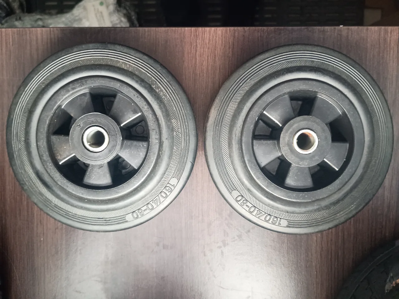 RUEDA MACIZA CON RIN YXH-5C (SILLA EVACUACION EK1)