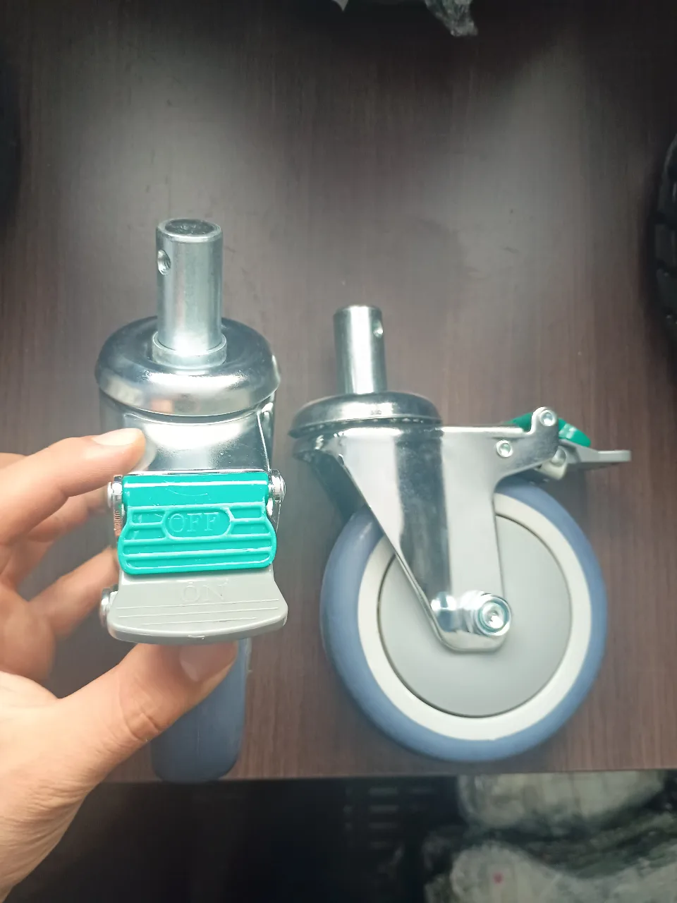 RUEDA MACIZA CON RIN TRASERA YXH-5B (SILLA PARA AMBULANCIA)