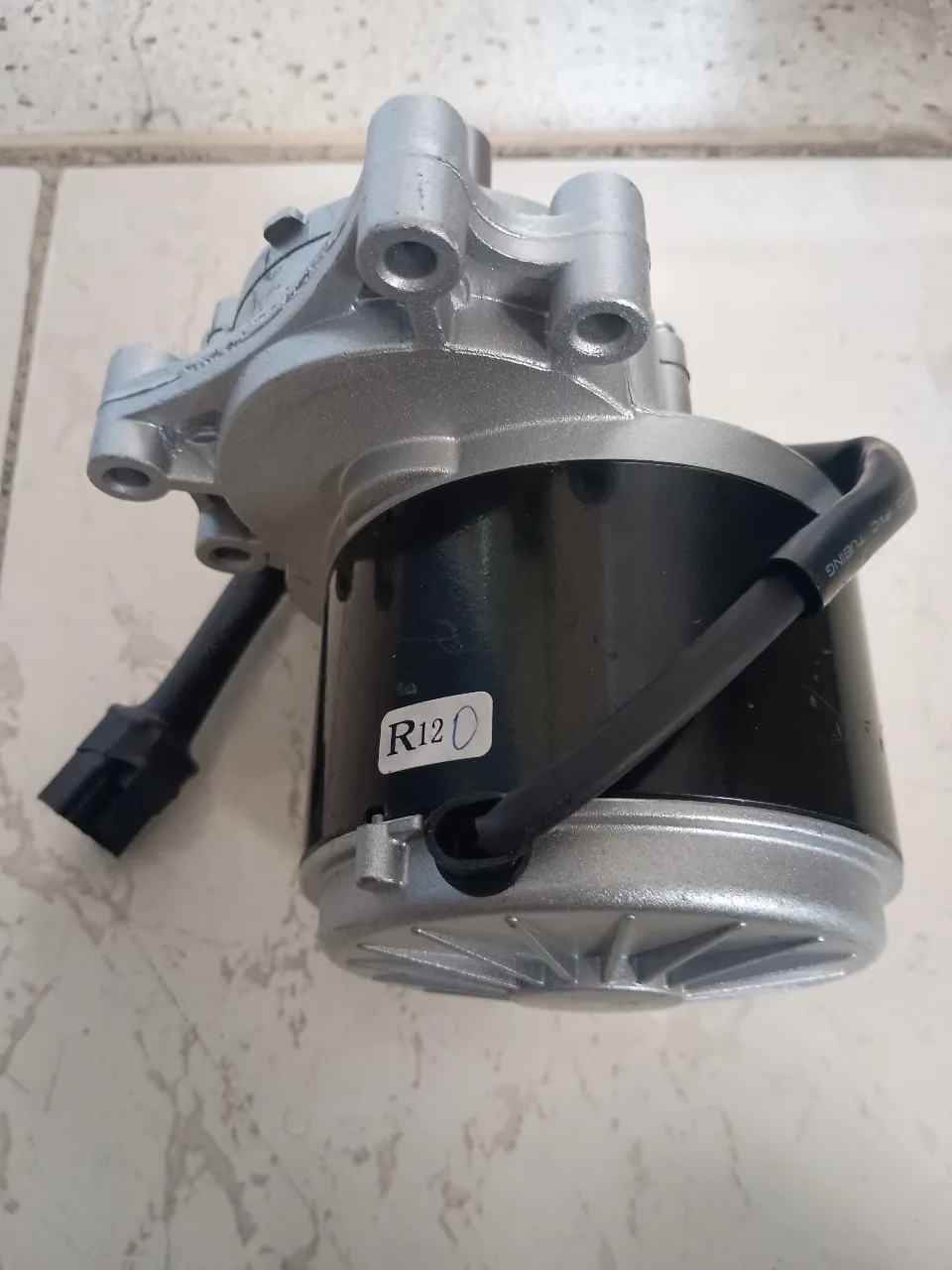MOTOR 250W 24V MODELO GP07-22.5-26100-18 PARA SILLA JRWD301 (002); JRWD1002 (MERCURY); 1031 (VENUS); FLA-04 (COMFORT SIX); JRWD1801 (SATURN)