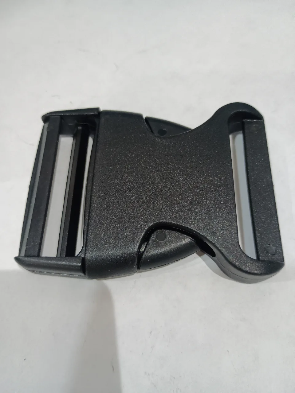 BROCHE PARA CINTURON DE SEGURIDAD