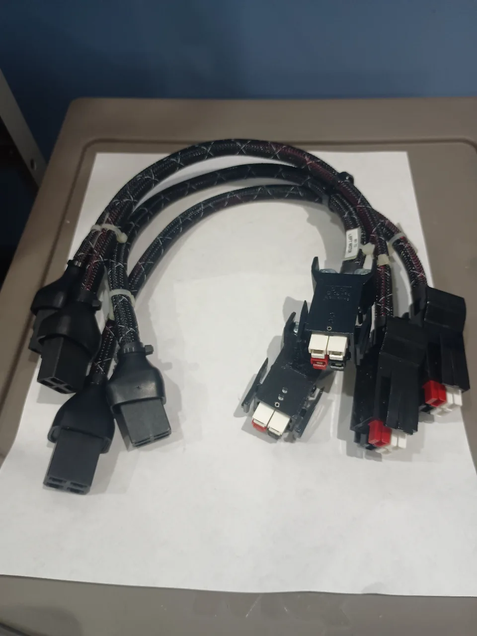 CABLE CON CONECTOR ANDERSON A BAU