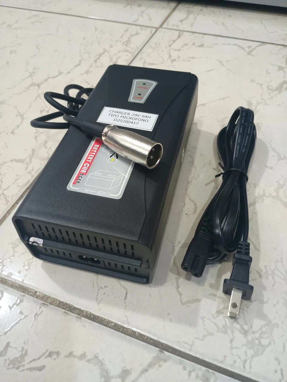 CARGADOR 24V -4 AH TIPO MICROFONO