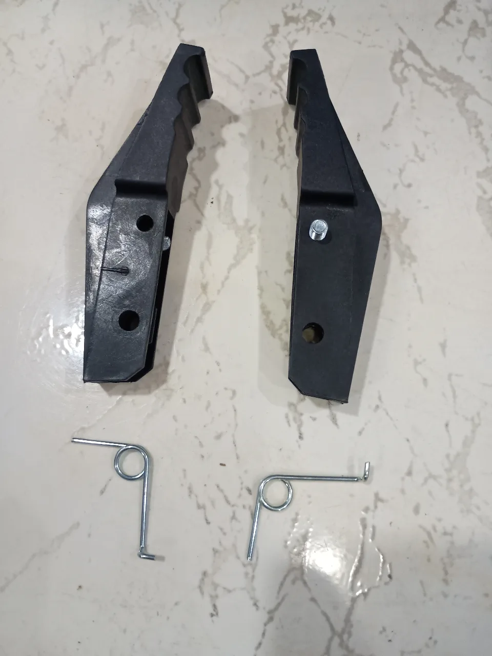 SEGURO PLASTICO PARA DESCANSAPIES