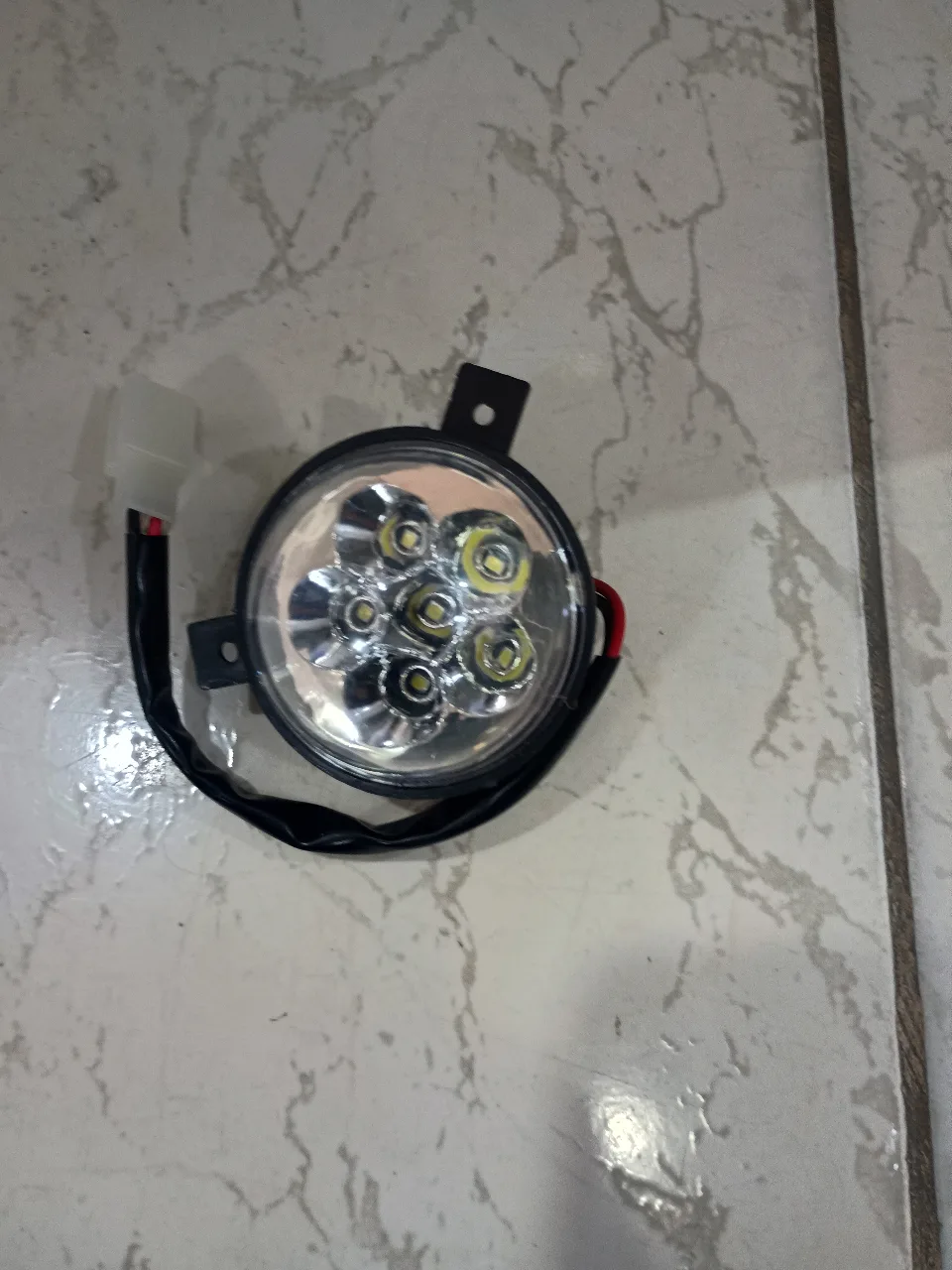 LUZ FRONTAL 24V-48V DE 1.5 WATS