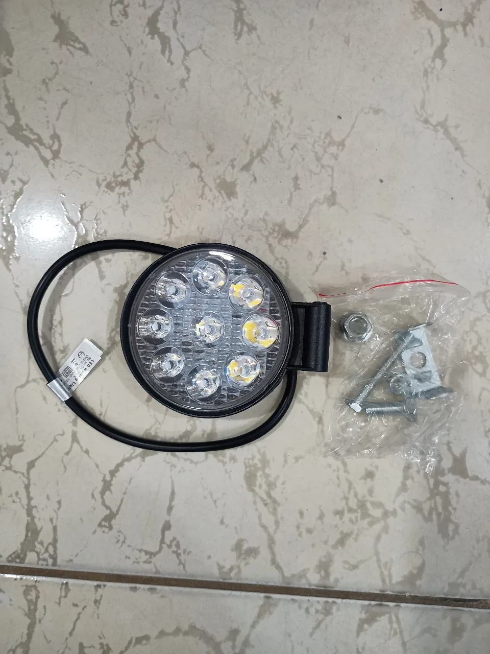 LUZ FRONTAL LED 9V-32V DE 27 WATS