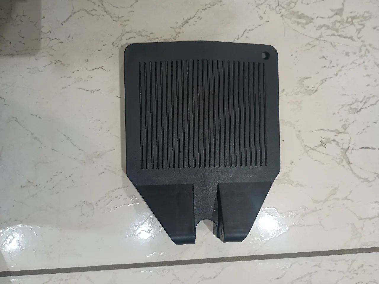 SOPORTE PLASTICO DESCANSAPIES IZQUIERDO 1020 (7020)